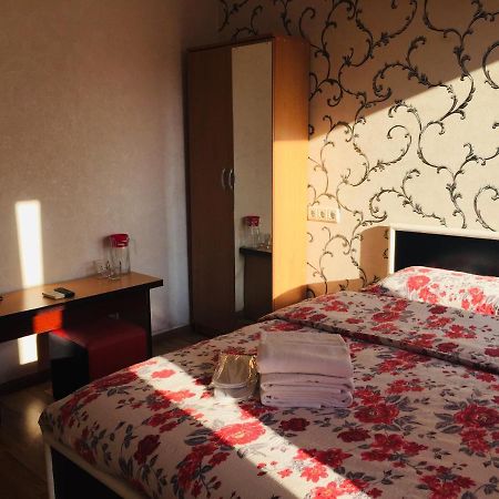Visit Hotel Tbilisi Buitenkant foto
