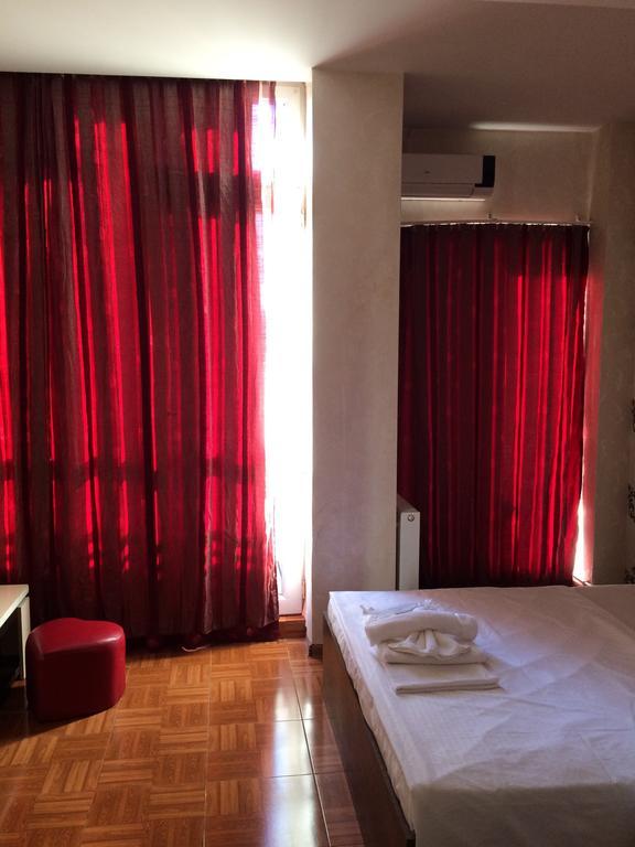 Visit Hotel Tbilisi Buitenkant foto