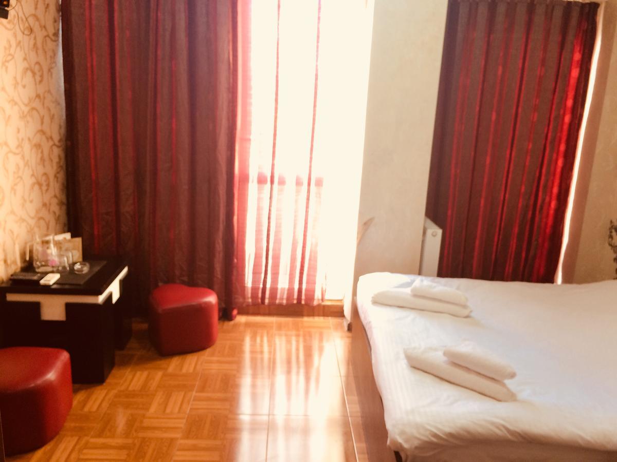 Visit Hotel Tbilisi Buitenkant foto