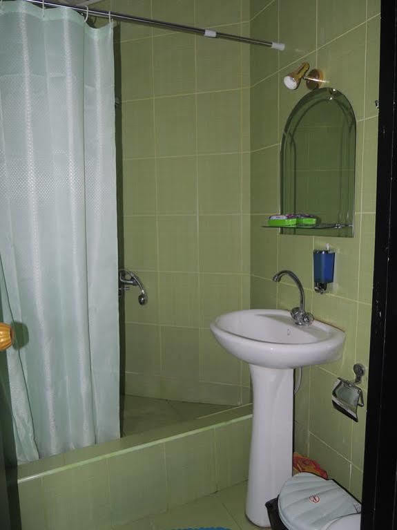 Visit Hotel Tbilisi Buitenkant foto