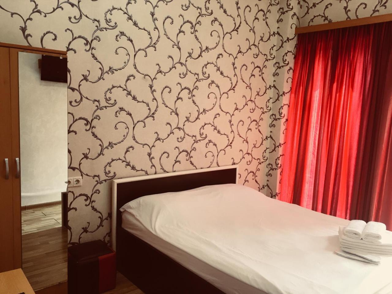 Visit Hotel Tbilisi Buitenkant foto