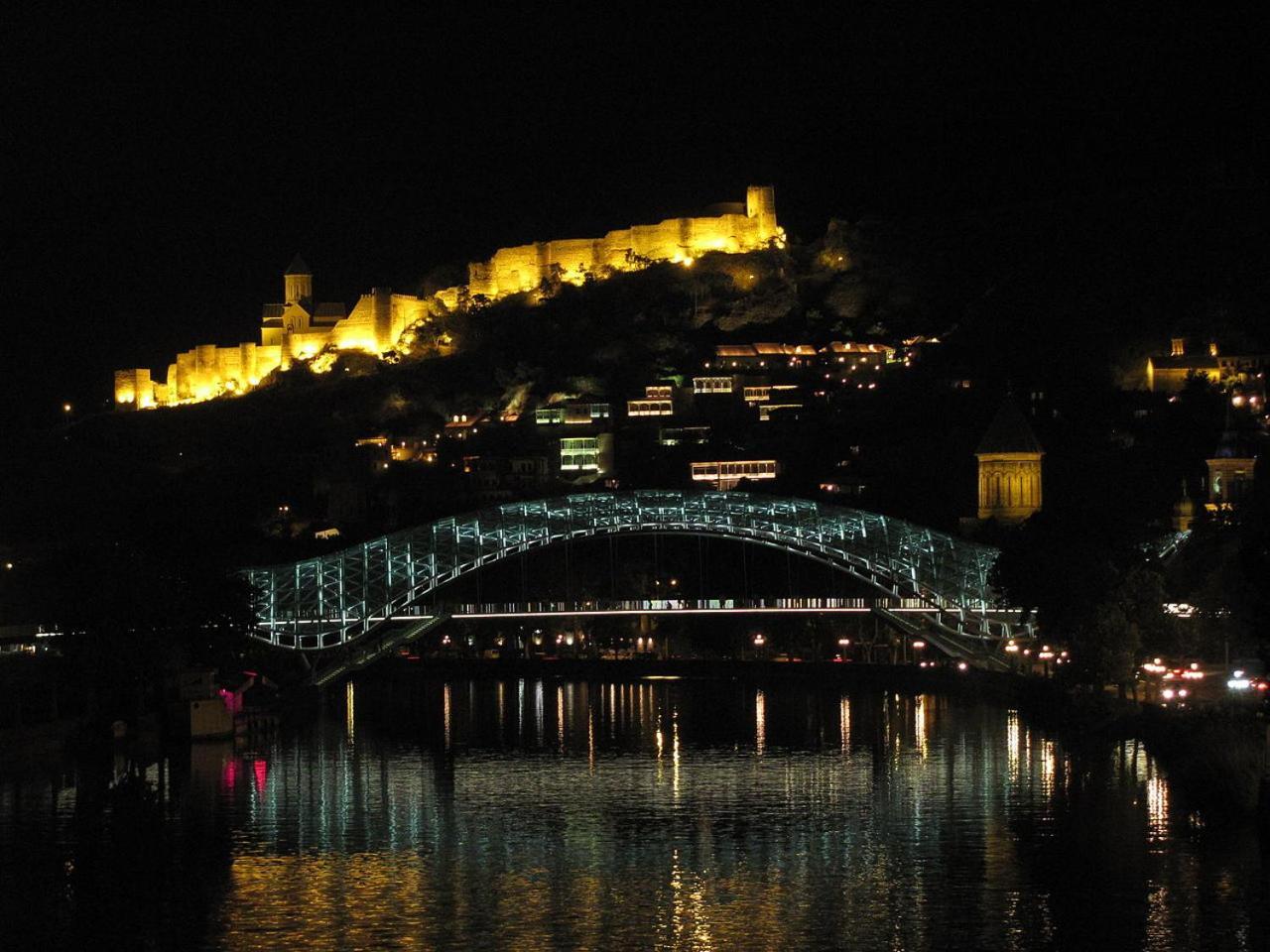 Visit Hotel Tbilisi Buitenkant foto