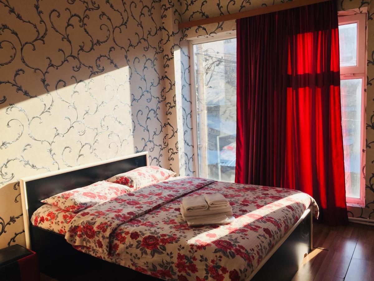 Visit Hotel Tbilisi Buitenkant foto