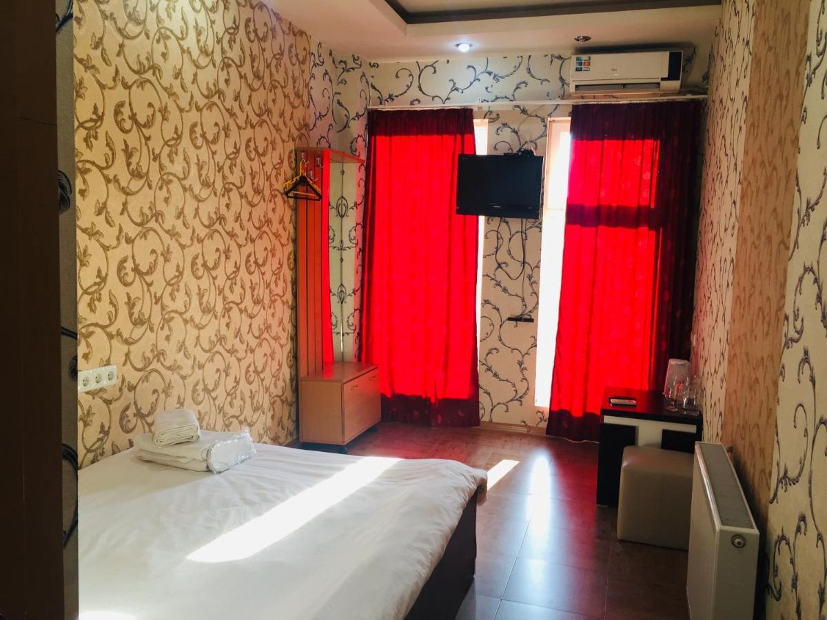 Visit Hotel Tbilisi Buitenkant foto