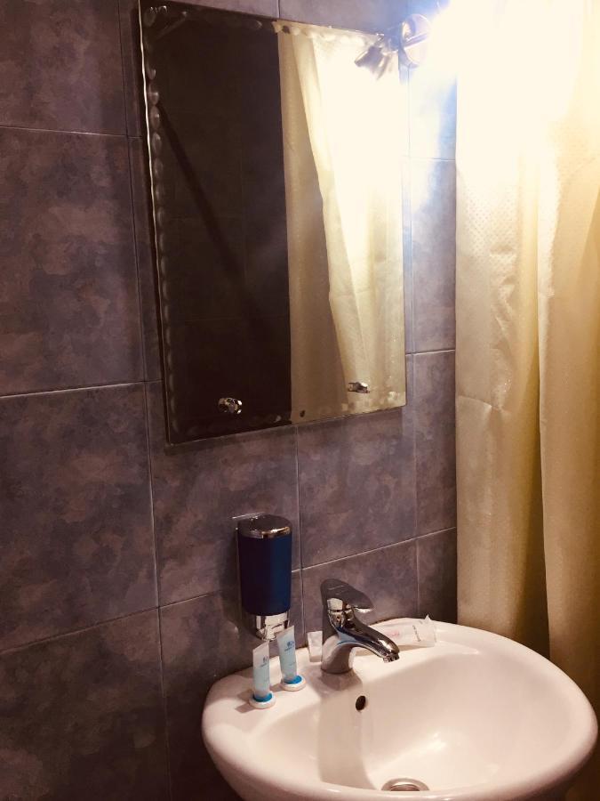 Visit Hotel Tbilisi Buitenkant foto